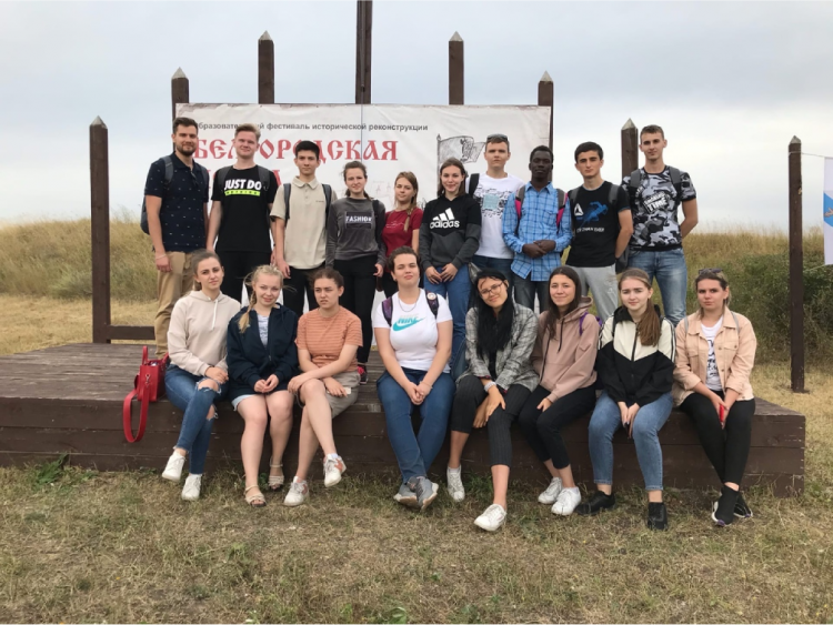 События НИУ «БелГУ» первокурсники знакомятся с культурно-историческими памятниками белгородчины 