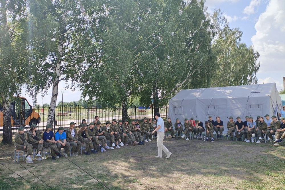 Лекторы общества «Знание» из НИУ «БелГУ» провели почти 70 лекций для курсантов «Арматы»