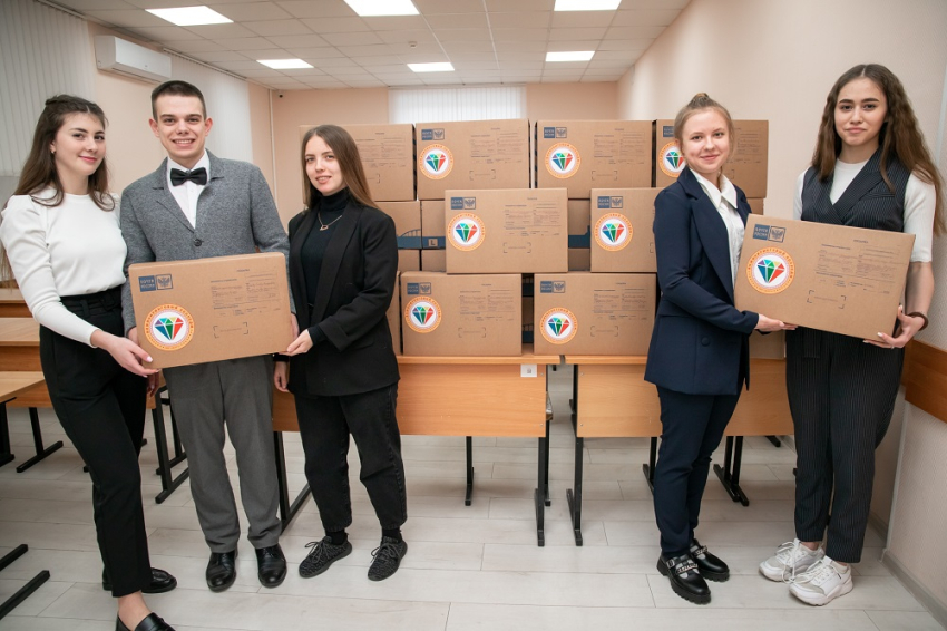 События НИУ «БелГУ» студенты ниу «белгу» приняли участие в акции «посылка солдату»
