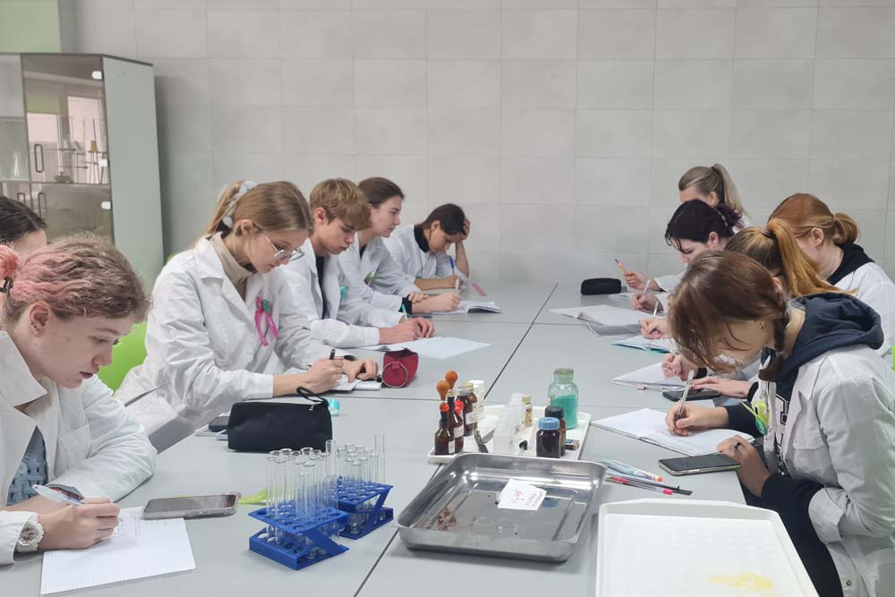 Увеличить Преподаватели и студенты НИУ «БелГУ» приняли участие в фестивале «Наука 0+»