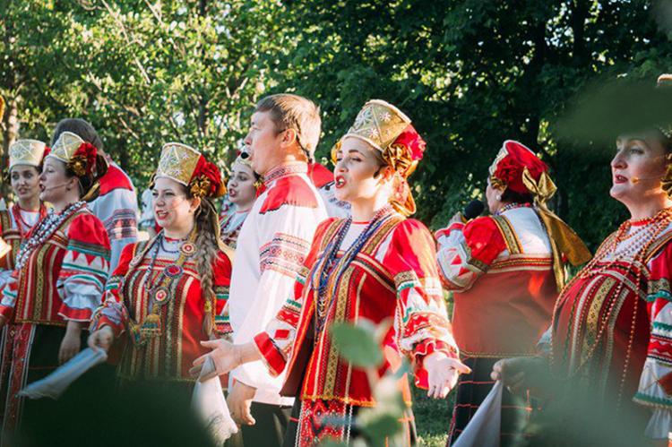 События НИУ «БелГУ» песни ансамбля «белогорье» прозвучали в ботаническом саду ниу «белгу»
