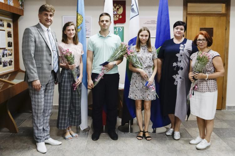 События НИУ «БелГУ» вручены профсоюзные билеты