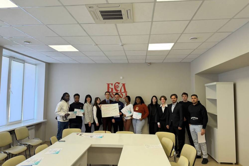 События НИУ «БелГУ» иностранные студенты ниу «белгу» приняли участие в круглом столе «защитники родины всех времен и народов»