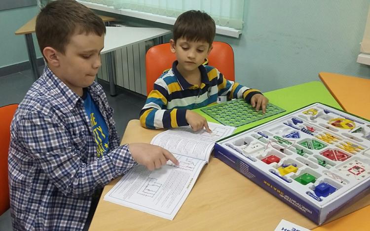 События НИУ «БелГУ» школьники создают роботов