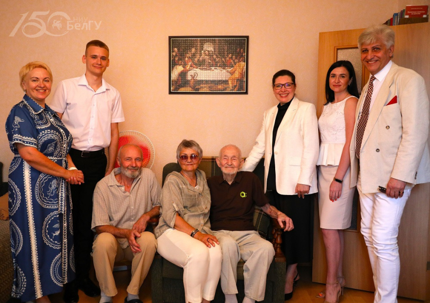 События НИУ «БелГУ» университет поздравил ветерана ниу «белгу игоря андреевича абрамова с юбилеем