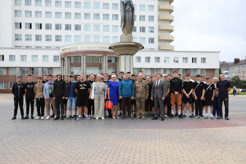 События НИУ «БелГУ» около 40 обучающихся колледжей ниу белгу» отправились на сборы «армата»