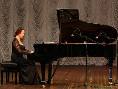 События НИУ «БелГУ» новогодний подарок от депутата – концертный рояль