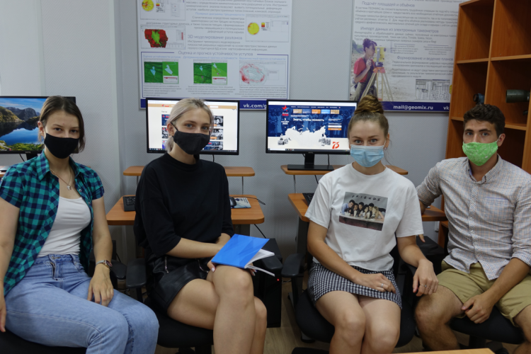 События НИУ «БелГУ» студенты ниу «белгу» приняли участие во всероссийской акции «диктант победы»