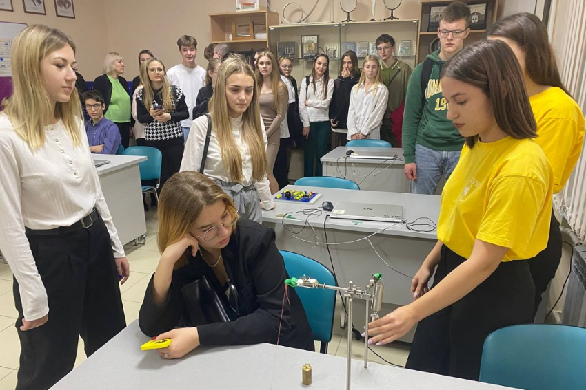 События НИУ «БелГУ» математики ниу «белгу» провели для школьников экскурсию по университету