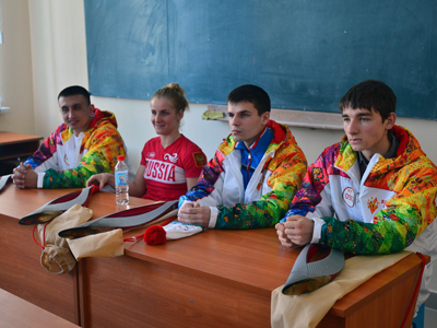 Встреча с факелоносцами События НИУ «БелГУ» встреча с факелоносцами