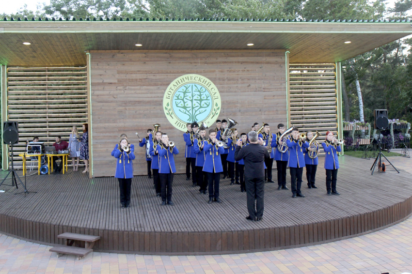 События НИУ «БелГУ» в ботаническом саду ниу «белгу» прозвучали мелодии лета 