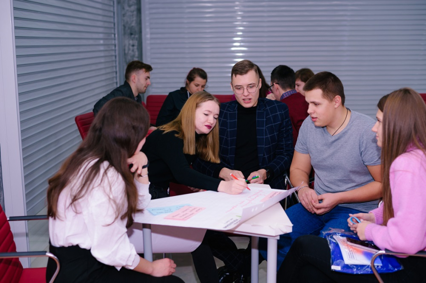 События НИУ «БелГУ» высшая школа управления завершила сезон тренингов по студенческому предпринимательству