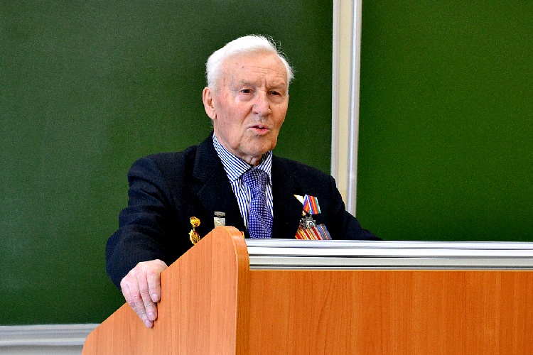 Студенты-медики изучают опыт медицины в годы войны События НИУ «БелГУ» студенты-медики изучают опыт медицины в годы войны