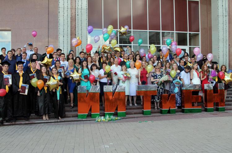 Инженеры получают дипломы События НИУ «БелГУ» инженеры получают дипломы