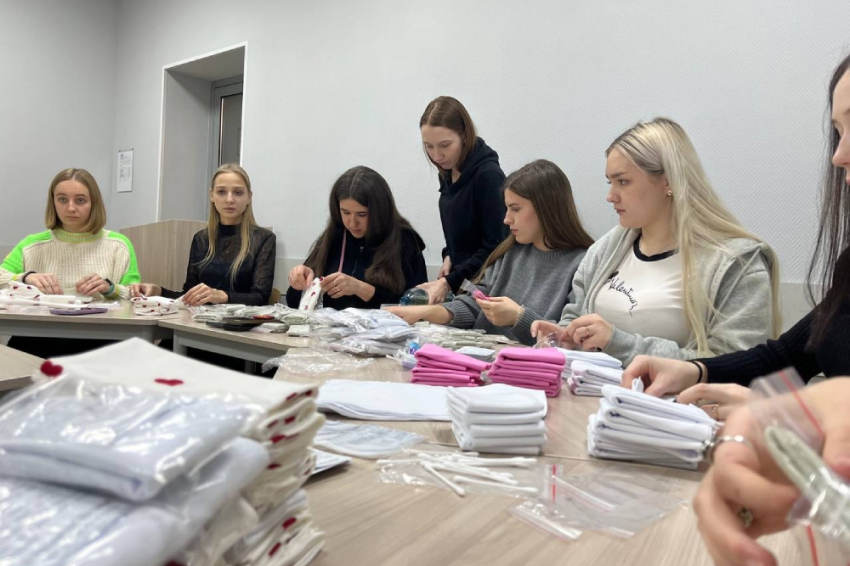 События НИУ «БелГУ» волонтёры ниу «белгу» изготавливают для военнослужащих гигиенические наборы