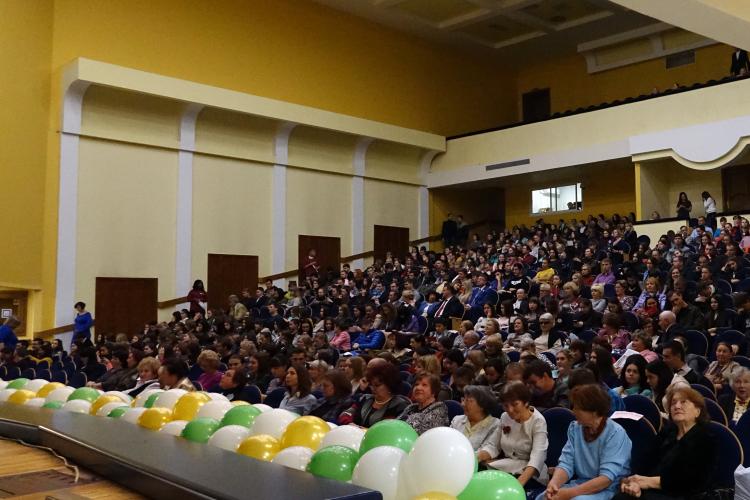 События НИУ «БелГУ» университет поздравил педагогов с международным днём учителя