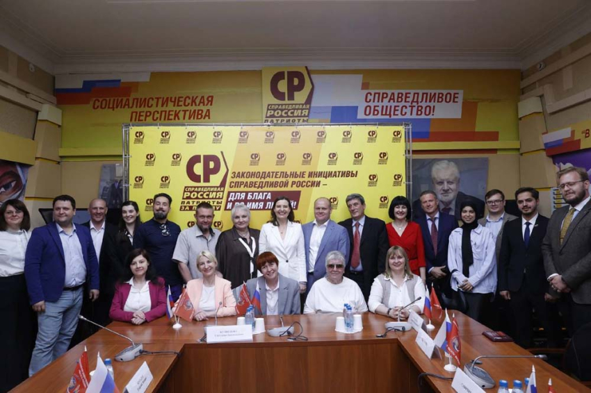 Сотрудникам НИУ «БелГУ» вручили медали «Мы есть русские» События НИУ «БелГУ» сотрудникам ниу «белгу» вручили медали «мы есть русские»