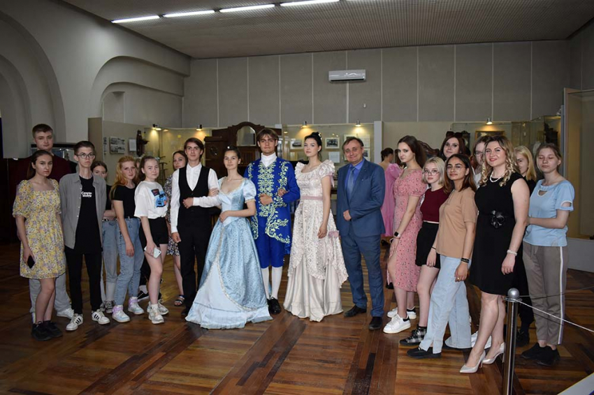 События НИУ «БелГУ» студенты и преподаватели медколледжа ниу «белгу» приняли участие в историческом вояже