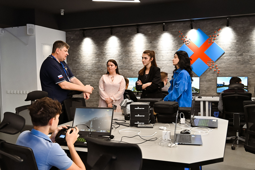 События НИУ «БелГУ» в ниу «белгу» прошёл мастер-класс по пилотированию дронов в симуляторе dcl the game