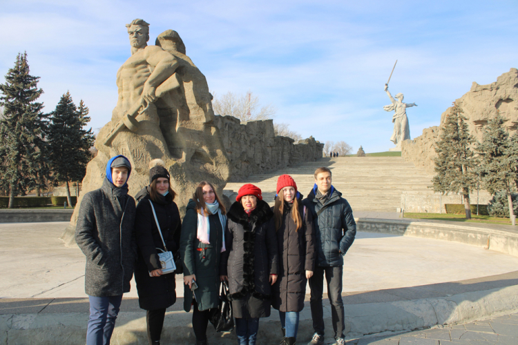 События НИУ «БелГУ» делегация ниу «белгу» приняла участие в cлёте студентов из городов-героев и городов воинской славы