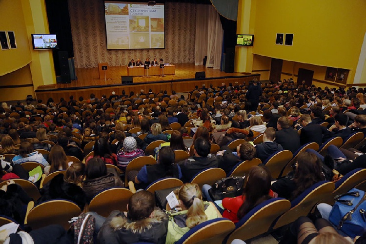 Будущие абитуриенты побывали на Дне открытых дверей в НИУ «БелГУ» События НИУ «БелГУ» будущие абитуриенты побывали на дне открытых дверей в ниу «белгу»