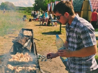 Поездка на природу не представляется без ароматного шашлыка