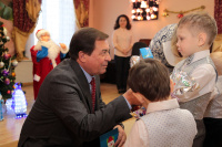 Подарки – детям