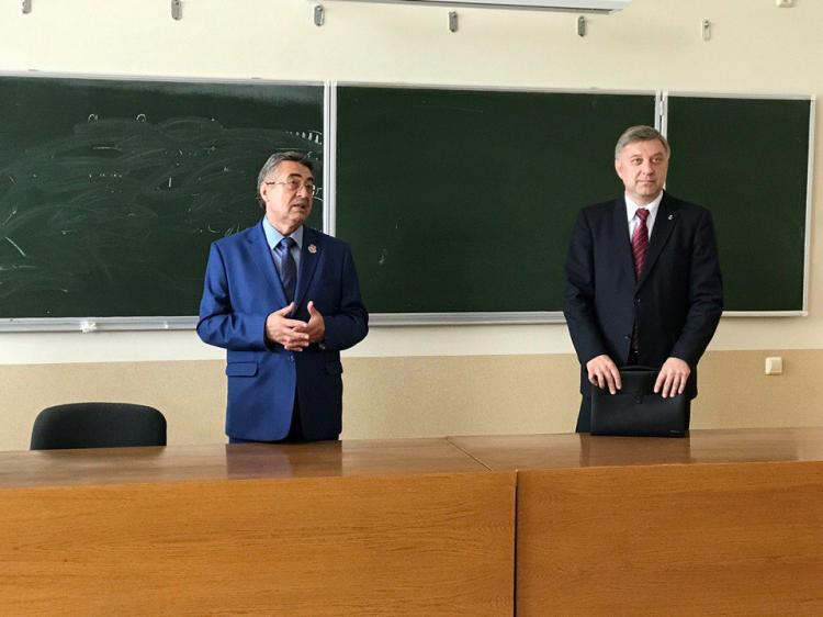 События НИУ «БелГУ» депутат городского совета провёл лекцию для студентов
