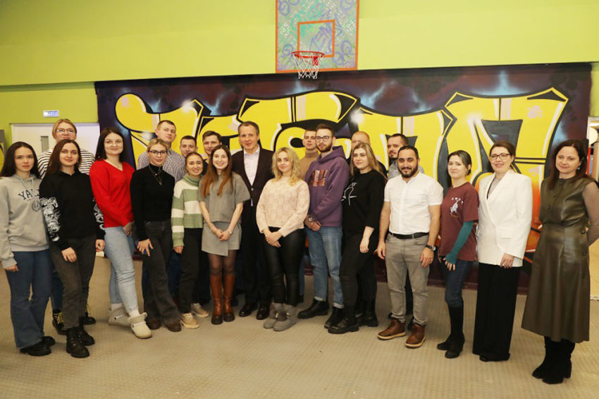 События НИУ «БелГУ» вячеслав гладков встретился с ординаторами мединститута ниу «белгу»