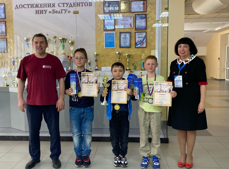 События НИУ «БелГУ» воспитанники центра развития интеллектуальных видов спорта ниу «белгу» – победители и призёры областных соревнований по шахматам