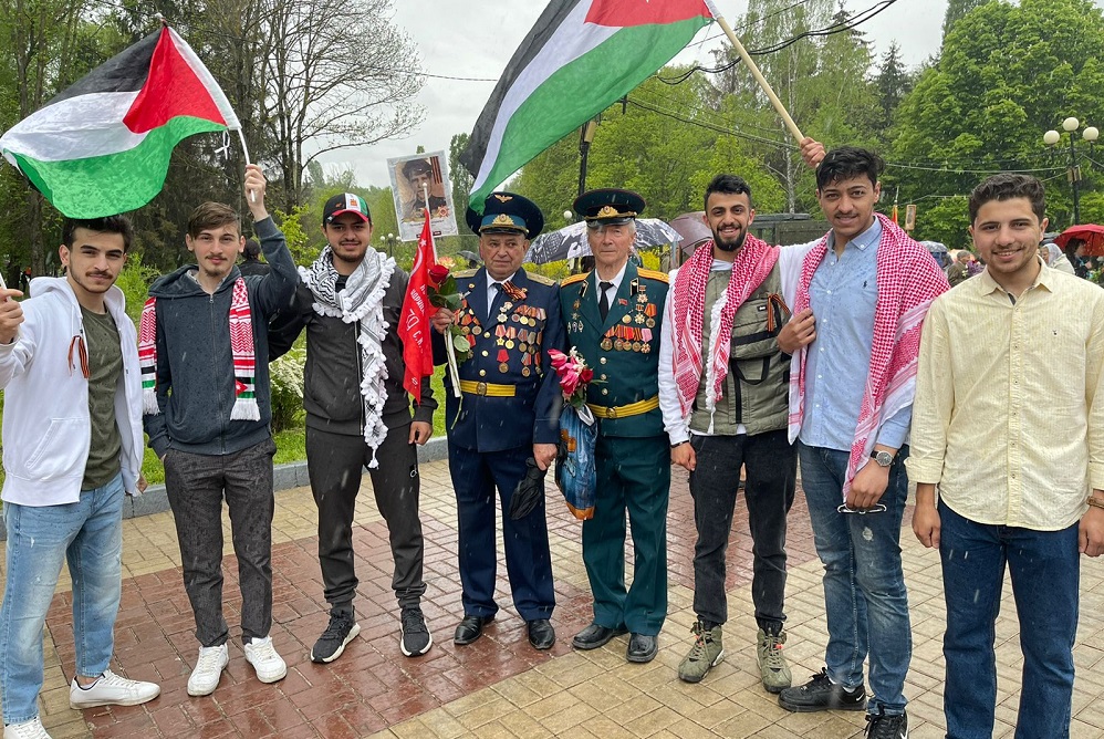 Иностранные студенты НИУ «БелГУ» участвуют в патриотических мероприятиях