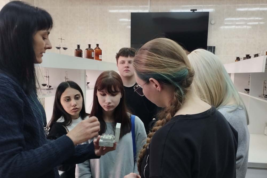 Белгородские школьники познакомились с институтом фармации, химии и биологии НИУ «БелГУ» События НИУ «БелГУ» белгородские школьники познакомились с институтом фармации, химии и биологии ниу «белгу»