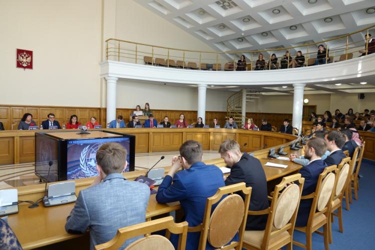 События НИУ «БелГУ» решение важных вопросов современности - за молодёжью