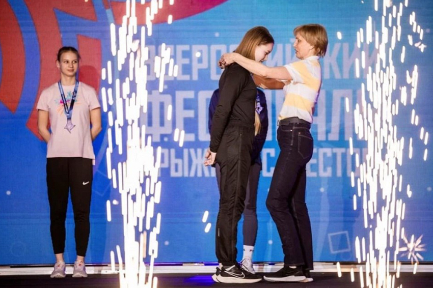 События НИУ «БелГУ» обучающаяся медколледжа ниу «белгу» победила на фестивале прыжков с шестом