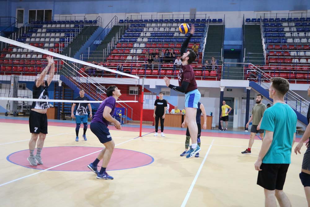 В Белгородском госуниверситете завершилась спартакиада по волейболу среди преподавателей и работников вуза