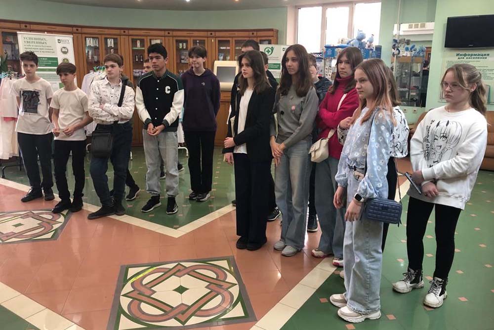 Школьников и студентов медколледжей ознакомили с фармацевтическим направлением НИУ «БелГУ»