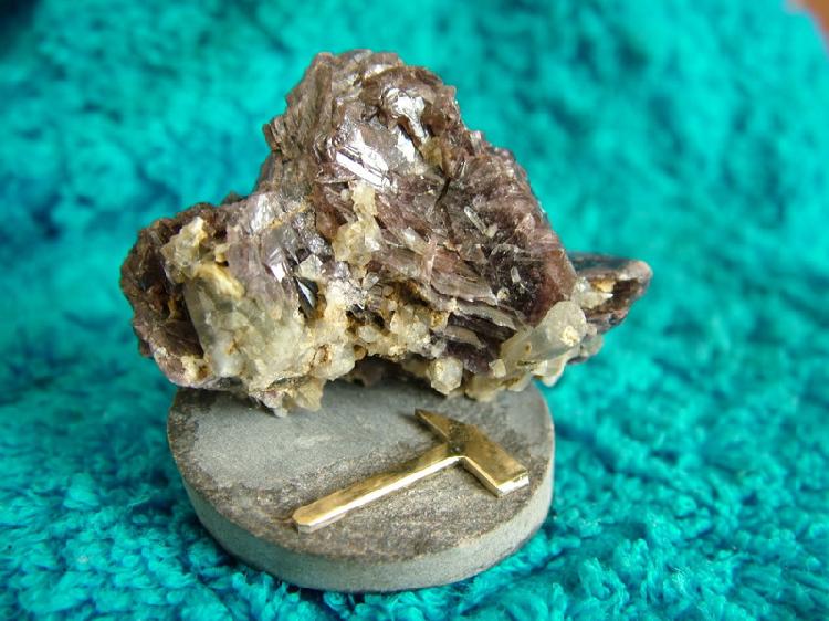 Поздравления НИУ «БелГУ» С Днём геолога!