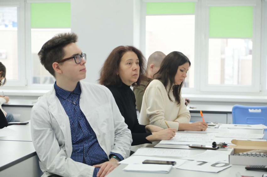 События НИУ «БелГУ» в ниу «белгу» прошёл химический турнир «время представлять решения»