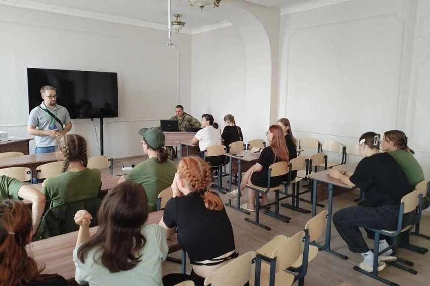 События НИУ «БелГУ» лекторы общества «знание» из ниу «белгу» провели почти 70 лекций для курсантов «арматы»