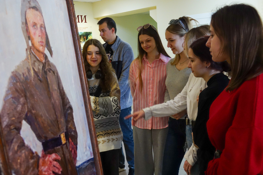 События НИУ «БелГУ» в ниу «белгу» открылась выставка музея-диорамы «донбасс – белгород – донбасс»
