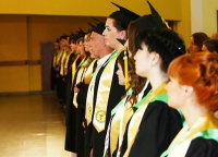 Будущие стоматологи получили дипломы