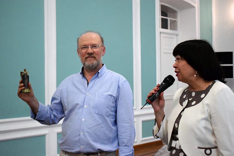 Студенты НИУ «БелГУ» встретились с известным публицистом События НИУ «БелГУ» студенты ниу «белгу» встретились с известным публицистом