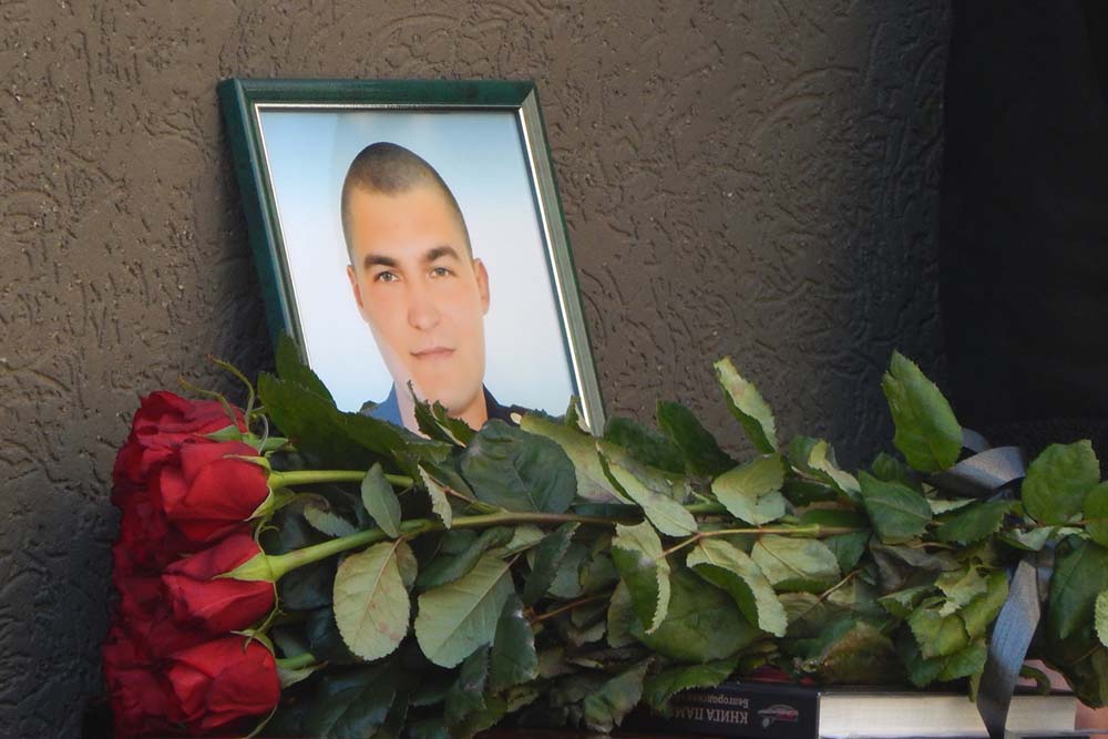 В честь героя СВО-выпускника НИУ «БелГУ» в Белгороде открыли мемориальную доску