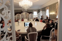 Читаем Страхова