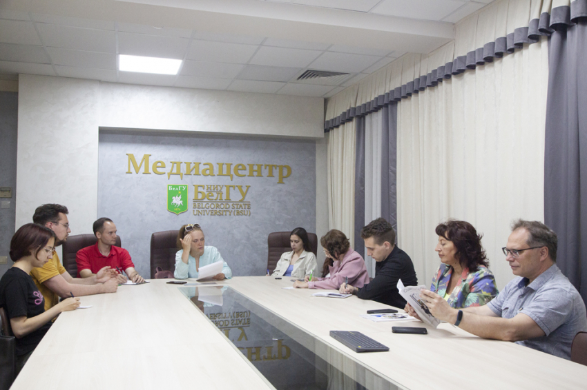 События НИУ «БелГУ» занятие литературной мастерской ниу «белгу» посвятили основам стихосложения