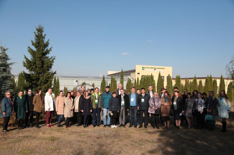 События НИУ «БелГУ» в ботаническом саду появилась новая аллея сирени 