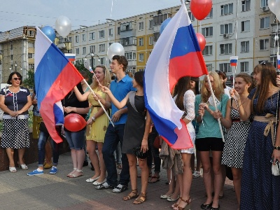 События НИУ «БелГУ» российский флаг поднят над университетской площадью