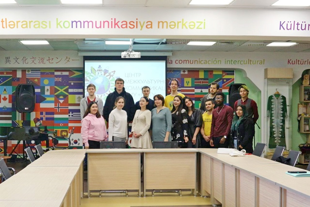 Круглый стол «Мозаика культур» посвятили традициям и символам разных стран