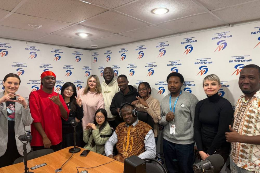 События НИУ «БелГУ» иностранные студенты ниу «белгу» приняли участие в акции «звезда герою»