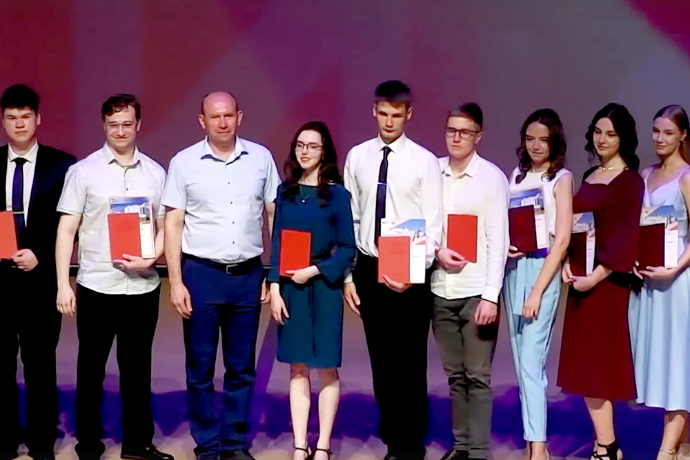 В НИУ «БелГУ» состоялся заключительный выпускной вечер этого года
